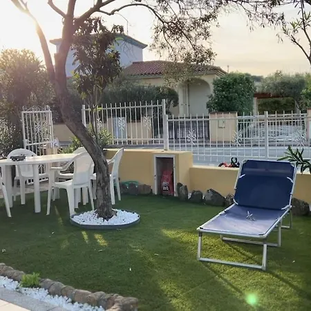 Comoda Con Giardino San Teodoro (Sardinia)