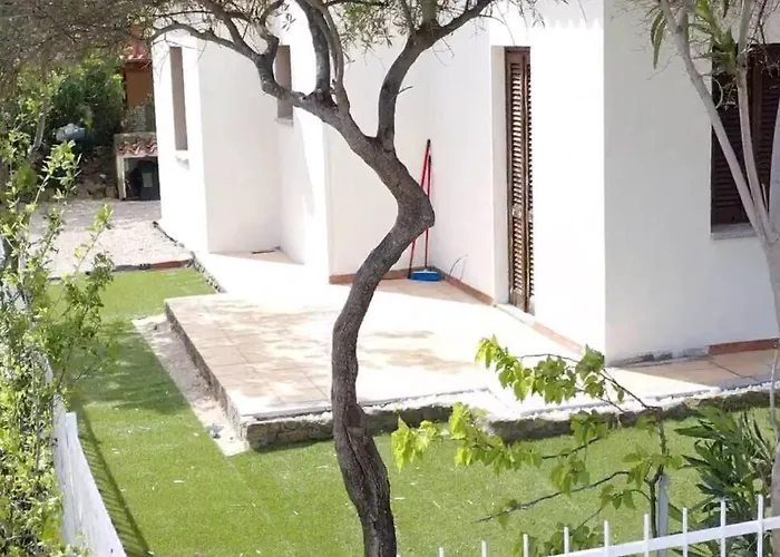 Comoda Con Giardino San Teodoro (Sardinia)